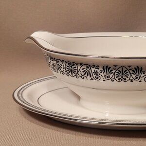 Noritake Prelude Gravy Sauce Boat with Attached Stand PERFECT!